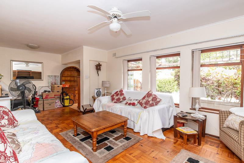 To Let 4 Bedroom Property for Rent in Meadowridge Western Cape